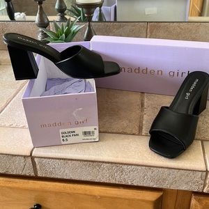 Madden Girl Black Slides